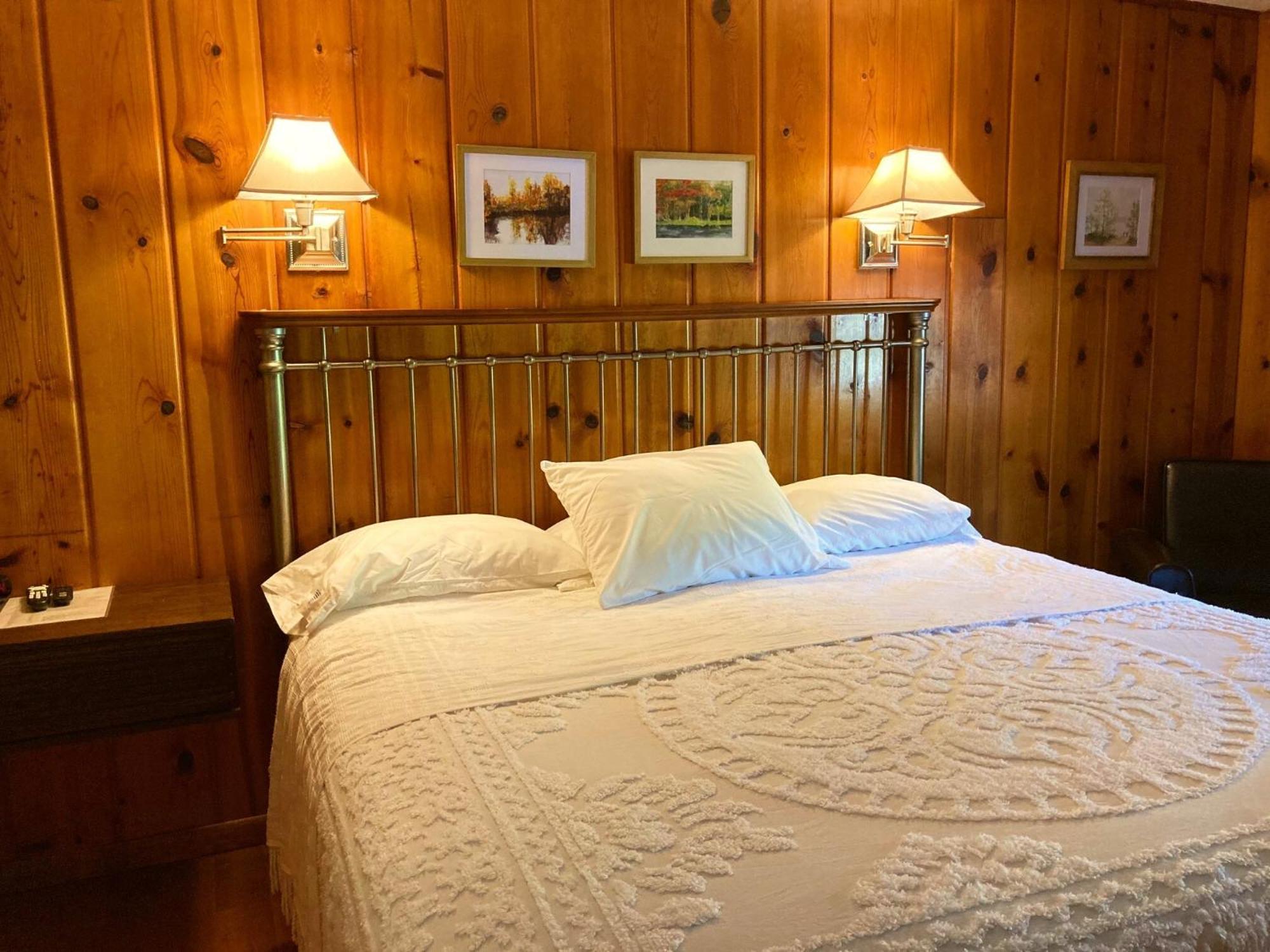 Ludington Blue Spruce Inn الغرفة الصورة