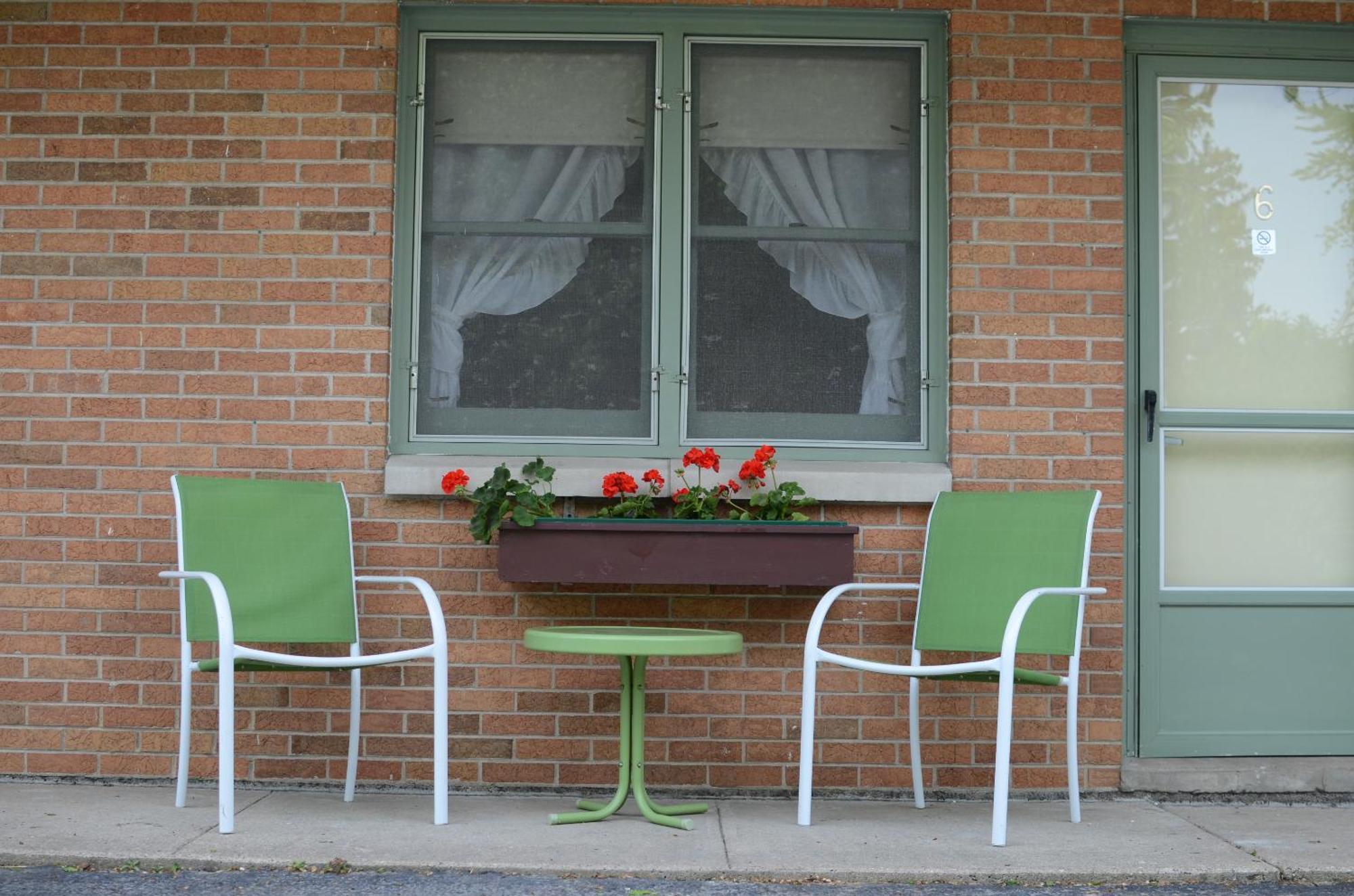 Ludington Blue Spruce Inn المظهر الخارجي الصورة