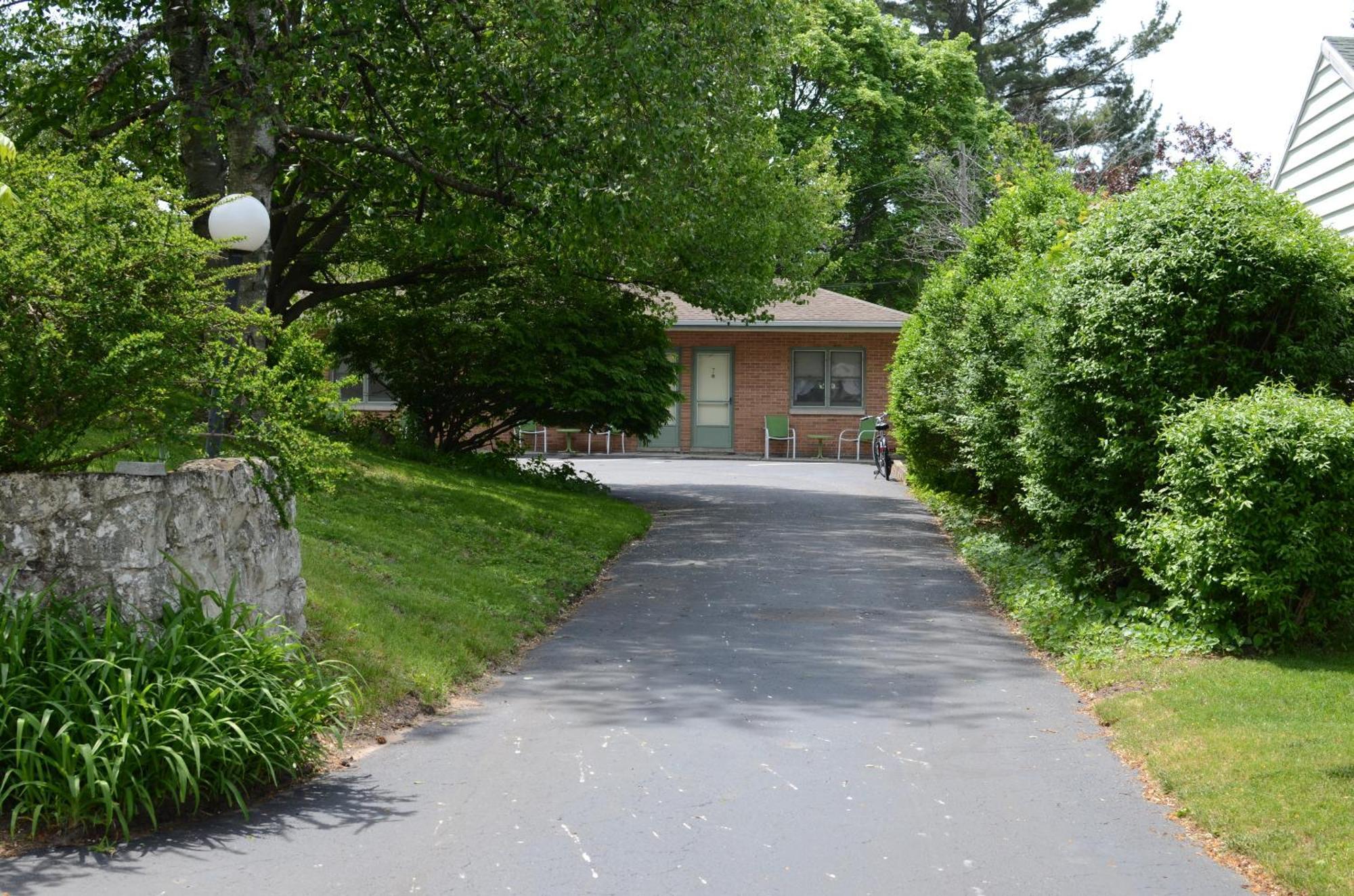 Ludington Blue Spruce Inn المظهر الخارجي الصورة
