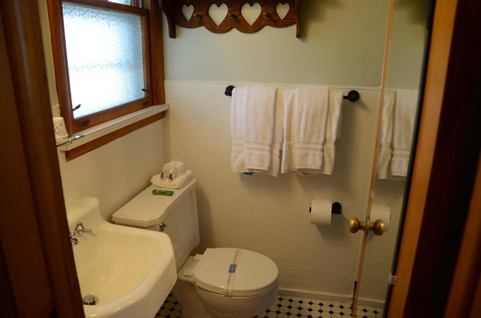 Ludington Blue Spruce Inn المظهر الخارجي الصورة