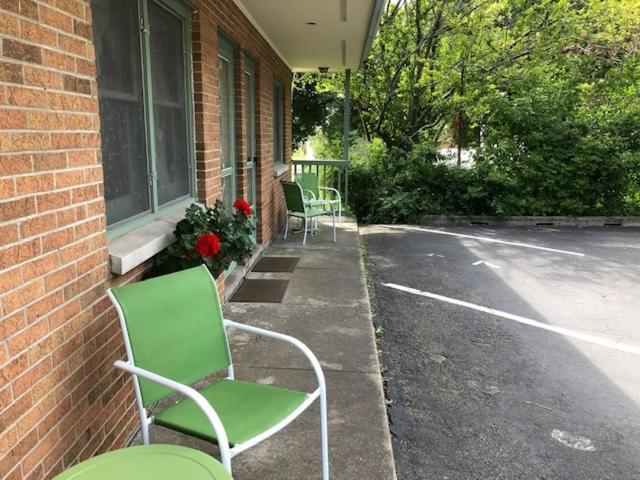 Ludington Blue Spruce Inn المظهر الخارجي الصورة