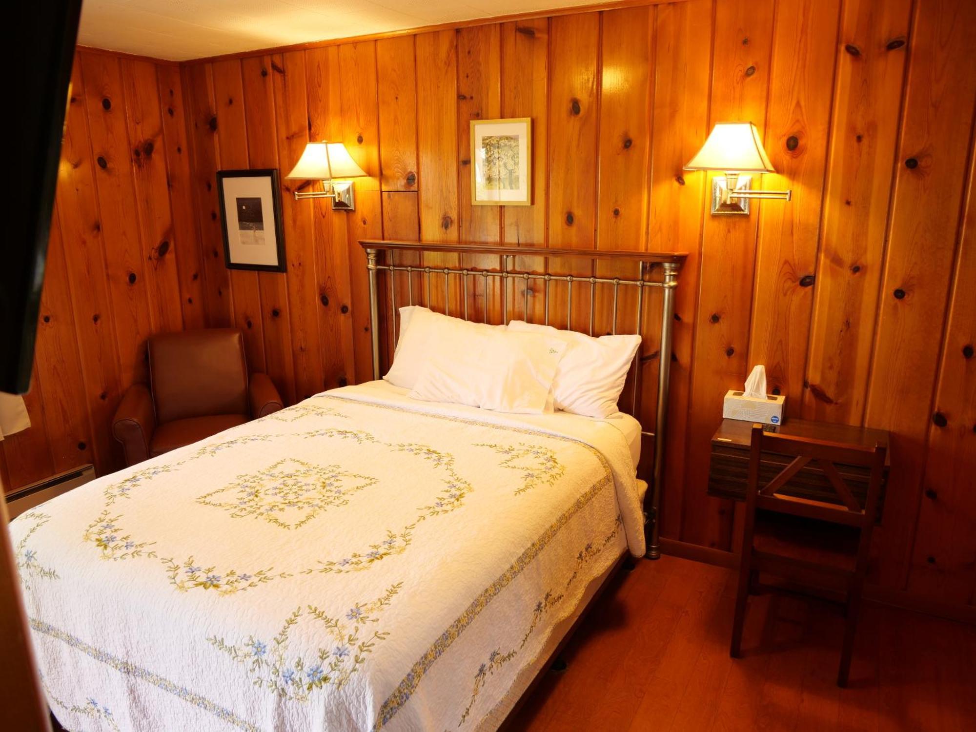Ludington Blue Spruce Inn الغرفة الصورة