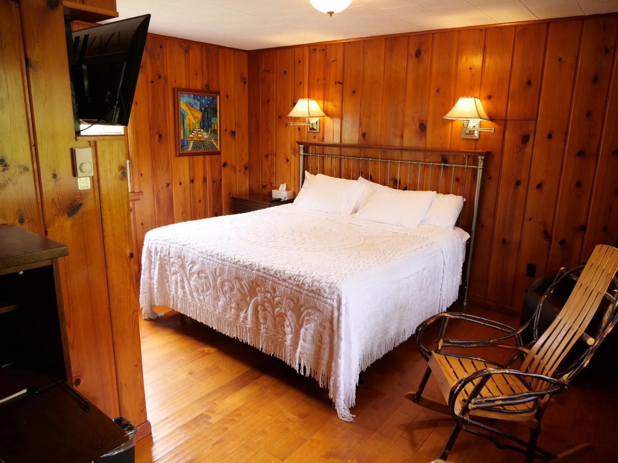 Ludington Blue Spruce Inn الغرفة الصورة