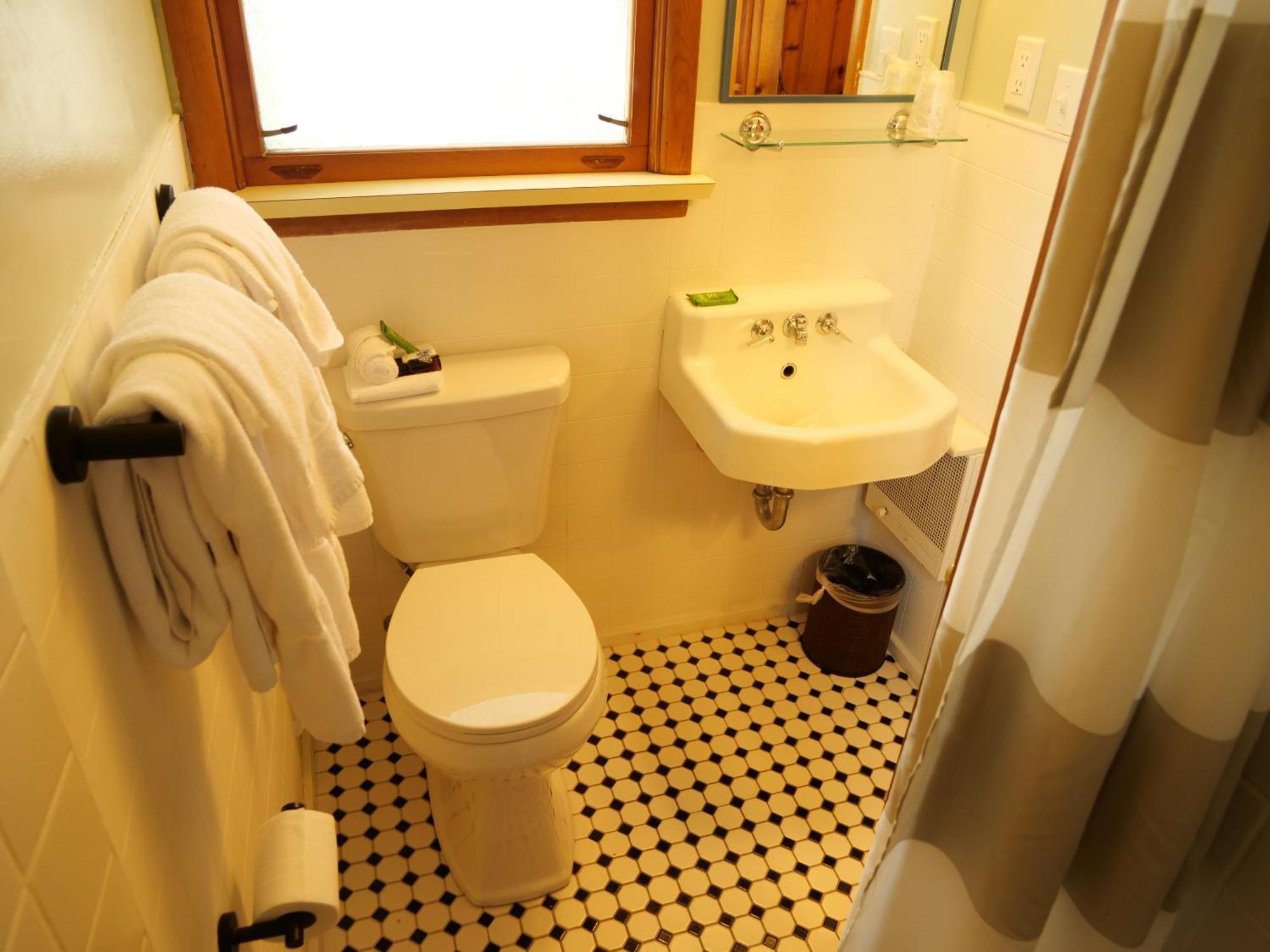 Ludington Blue Spruce Inn الغرفة الصورة